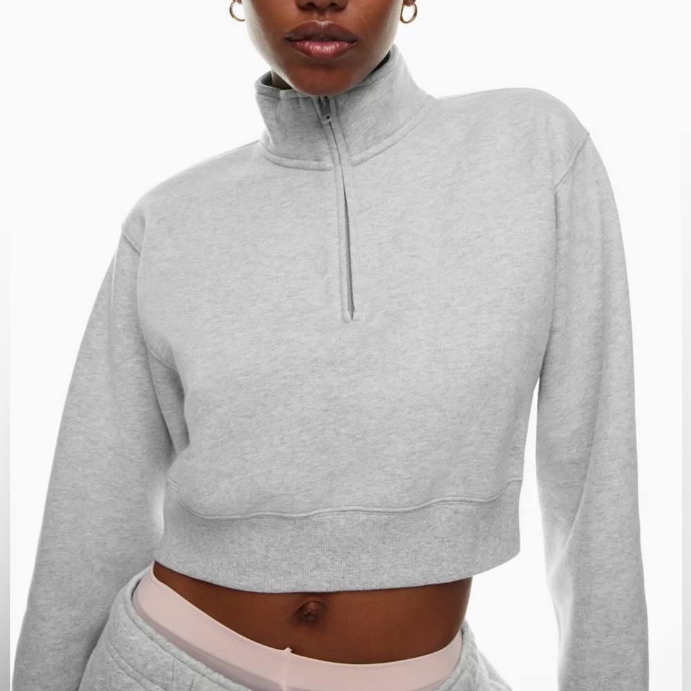 NWT Aritzia TNA Cozy Fleece Perfect 1/4 Zip cropped Sweatshirt in navy blue, XXS